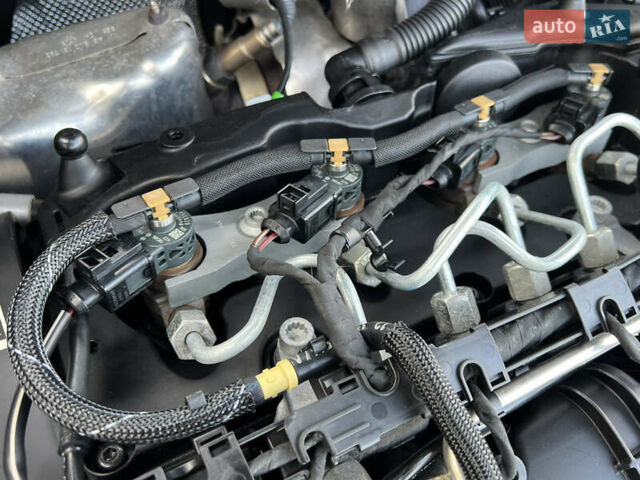 Серый Шкода Октавия, объемом двигателя 2 л и пробегом 211 тыс. км за 13200 $, фото 162 на Automoto.ua