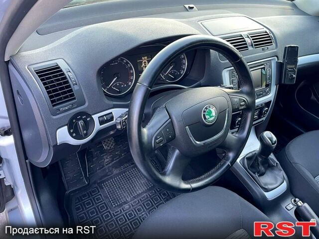 Серый Шкода Октавия, объемом двигателя 1.6 л и пробегом 236 тыс. км за 8999 $, фото 4 на Automoto.ua