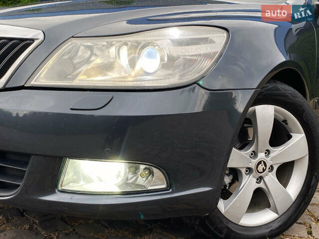 Шкода Октавия 2011 в Мукачеве на Automoto.ua Серый Шкода Октавия, объемом двигателя 1.6 л и пробегом 273 тыс. км за 8000 $, фото 11 на Automoto.ua
