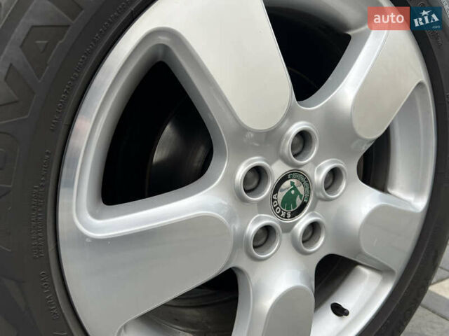 Серый Шкода Октавия, объемом двигателя 2 л и пробегом 211 тыс. км за 12850 $, фото 49 на Automoto.ua