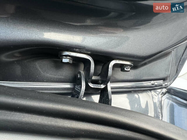 Серый Шкода Октавия, объемом двигателя 2 л и пробегом 211 тыс. км за 13200 $, фото 129 на Automoto.ua