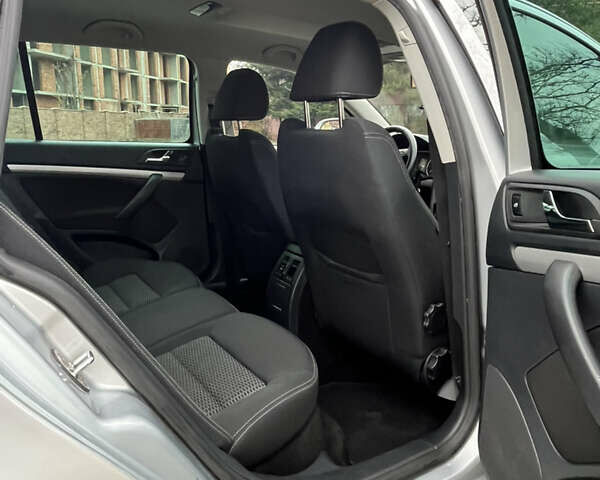 Серый Шкода Октавия, объемом двигателя 1.6 л и пробегом 208 тыс. км за 9500 $, фото 6 на Automoto.ua