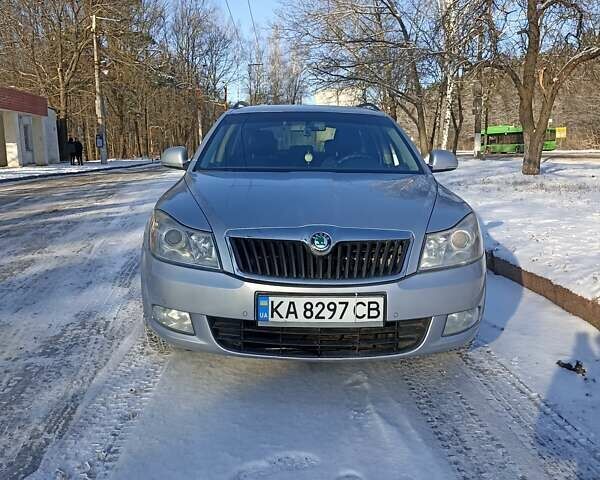 Серый Шкода Октавия, объемом двигателя 1.6 л и пробегом 305 тыс. км за 7199 $, фото 3 на Automoto.ua
