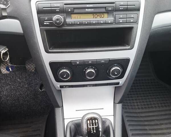 Серый Шкода Октавия, объемом двигателя 1.6 л и пробегом 194 тыс. км за 8350 $, фото 37 на Automoto.ua