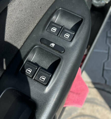 Сірий Шкода Октавія, об'ємом двигуна 1.6 л та пробігом 271 тис. км за 8200 $, фото 12 на Automoto.ua