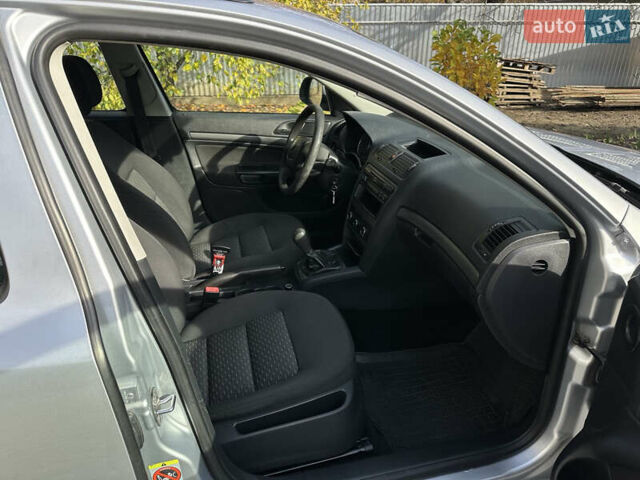 Серый Шкода Октавия, объемом двигателя 1.6 л и пробегом 374 тыс. км за 6600 $, фото 9 на Automoto.ua