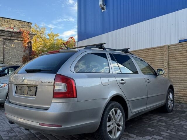 Шкода Октавія 2011 у Миколаєві на Automoto.ua Сірий Шкода Октавія, об'ємом двигуна 1.6 л та пробігом 160 тис. км за 8800 $, фото 5 на Automoto.ua