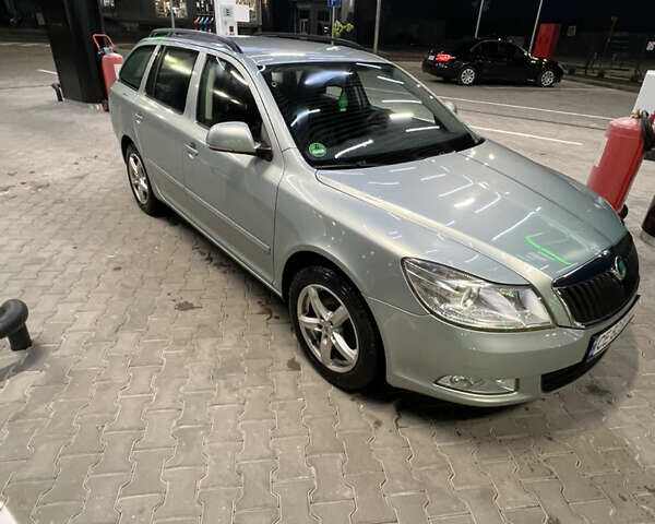 Серый Шкода Октавия, объемом двигателя 1.2 л и пробегом 122 тыс. км за 7200 $, фото 1 на Automoto.ua