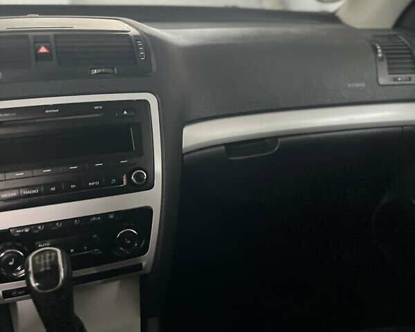 Сірий Шкода Октавія, об'ємом двигуна 1.6 л та пробігом 208 тис. км за 9150 $, фото 65 на Automoto.ua