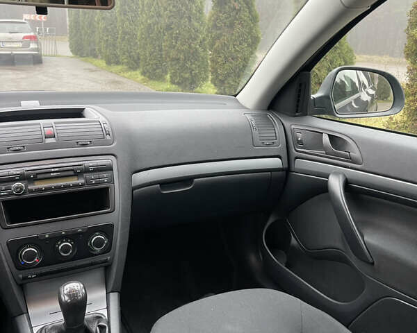 Сірий Шкода Октавія, об'ємом двигуна 1.4 л та пробігом 175 тис. км за 7000 $, фото 20 на Automoto.ua