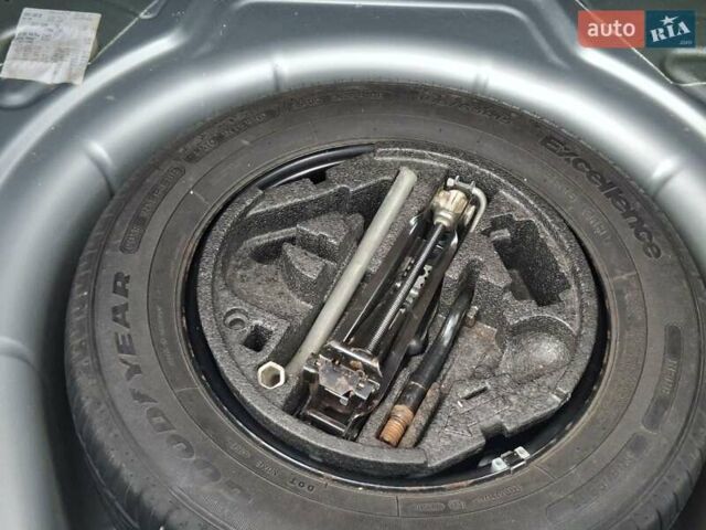 Серый Шкода Октавия, объемом двигателя 1.6 л и пробегом 268 тыс. км за 7500 $, фото 5 на Automoto.ua