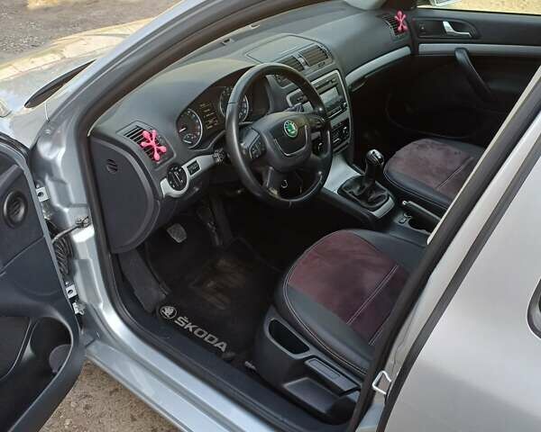 Серый Шкода Октавия, объемом двигателя 1.6 л и пробегом 235 тыс. км за 8800 $, фото 43 на Automoto.ua