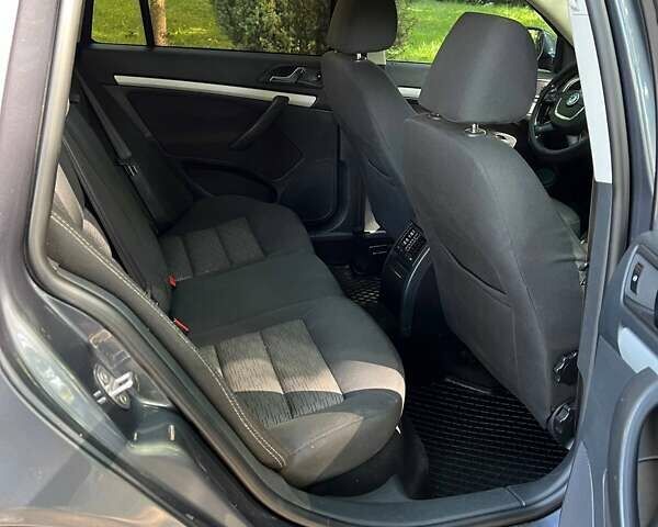 Сірий Шкода Октавія, об'ємом двигуна 1.6 л та пробігом 305 тис. км за 8200 $, фото 4 на Automoto.ua