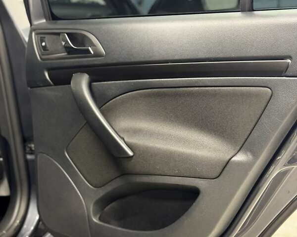 Серый Шкода Октавия, объемом двигателя 2 л и пробегом 217 тыс. км за 10750 $, фото 80 на Automoto.ua