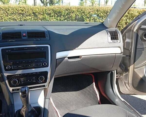 Сірий Шкода Октавія, об'ємом двигуна 1.6 л та пробігом 238 тис. км за 8400 $, фото 8 на Automoto.ua