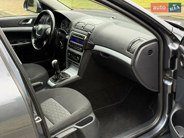 Серый Шкода Октавия, объемом двигателя 1.6 л и пробегом 248 тыс. км за 8350 $, фото 29 на Automoto.ua