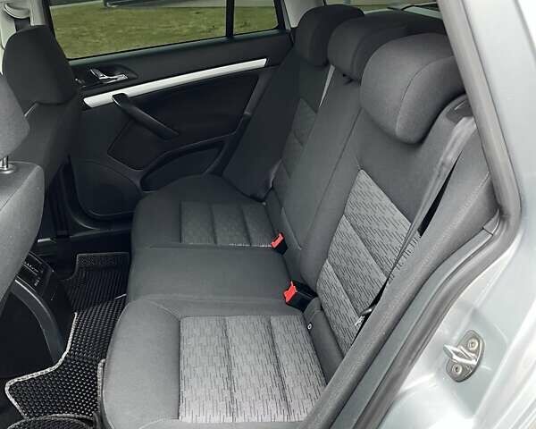 Серый Шкода Октавия, объемом двигателя 1.99 л и пробегом 235 тыс. км за 9700 $, фото 56 на Automoto.ua