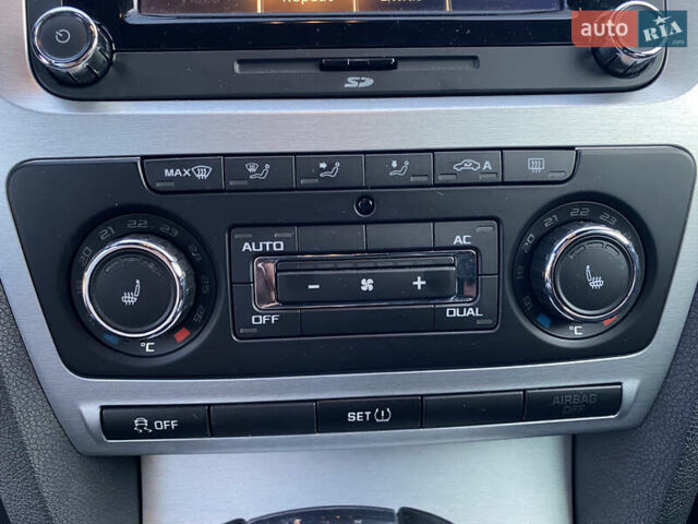 Серый Шкода Октавия, объемом двигателя 2 л и пробегом 218 тыс. км за 9900 $, фото 48 на Automoto.ua