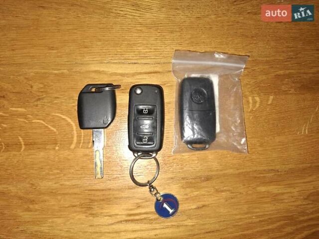 Серый Шкода Октавия, объемом двигателя 1.6 л и пробегом 194 тыс. км за 8350 $, фото 58 на Automoto.ua