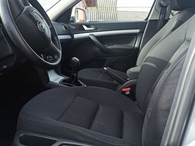 Серый Шкода Октавия, объемом двигателя 1.2 л и пробегом 280 тыс. км за 6800 $, фото 3 на Automoto.ua