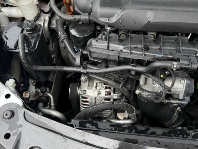 Сірий Шкода Октавія, об'ємом двигуна 2 л та пробігом 209 тис. км за 11000 $, фото 12 на Automoto.ua