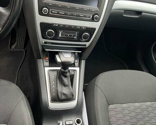 Серый Шкода Октавия, объемом двигателя 1.8 л и пробегом 225 тыс. км за 7200 $, фото 9 на Automoto.ua
