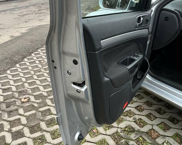 Серый Шкода Октавия, объемом двигателя 1.6 л и пробегом 208 тыс. км за 9500 $, фото 3 на Automoto.ua