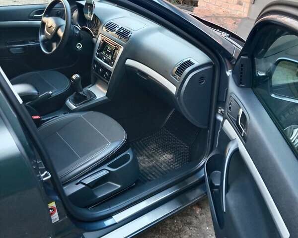 Сірий Шкода Октавія, об'ємом двигуна 1.6 л та пробігом 242 тис. км за 7750 $, фото 25 на Automoto.ua