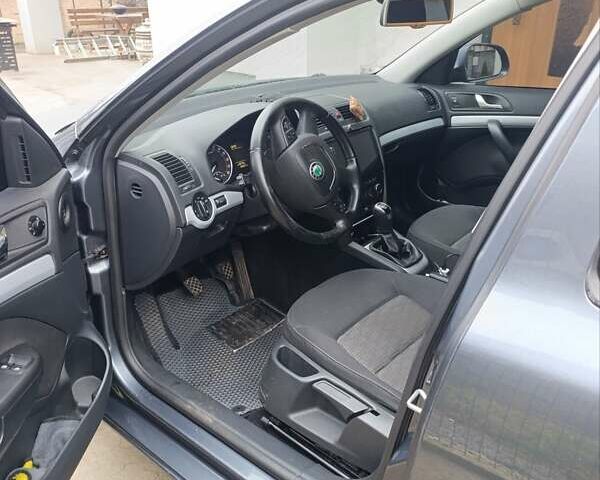 Сірий Шкода Октавія, об'ємом двигуна 1.6 л та пробігом 266 тис. км за 8500 $, фото 5 на Automoto.ua