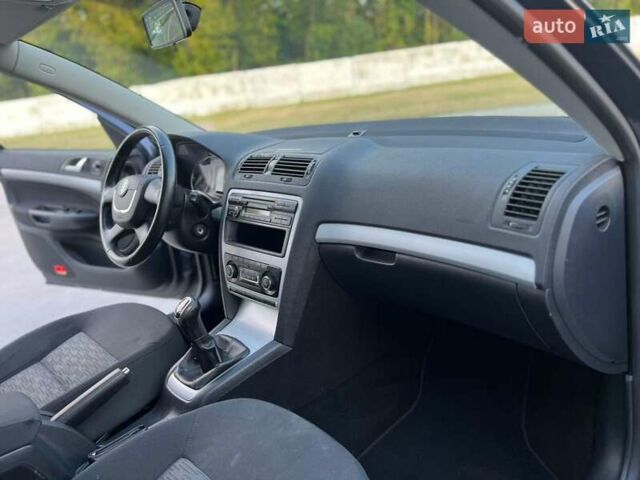 Серый Шкода Октавия, объемом двигателя 1.8 л и пробегом 172 тыс. км за 8000 $, фото 13 на Automoto.ua