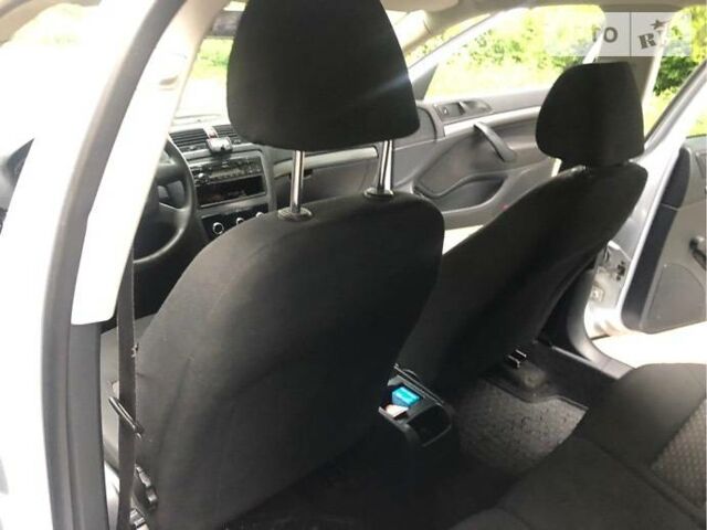 Шкода Октавія 2011 у Чернівцях на Automoto.ua Сірий Шкода Октавія, об'ємом двигуна 1.6 л та пробігом 301 тис. км за 4900 $, фото 13 на Automoto.ua