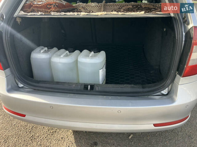 Серый Шкода Октавия, объемом двигателя 1.6 л и пробегом 288 тыс. км за 8500 $, фото 12 на Automoto.ua