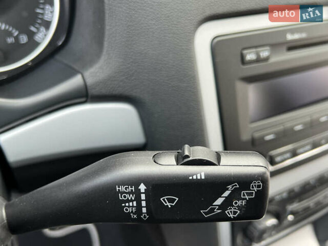 Серый Шкода Октавия, объемом двигателя 2 л и пробегом 211 тыс. км за 12850 $, фото 78 на Automoto.ua