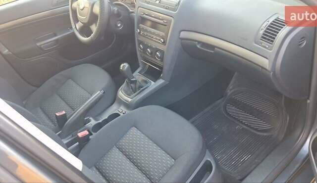 Сірий Шкода Октавія, об'ємом двигуна 0 л та пробігом 225 тис. км за 6600 $, фото 3 на Automoto.ua