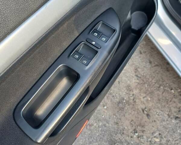 Серый Шкода Октавия, объемом двигателя 1.6 л и пробегом 235 тыс. км за 8800 $, фото 67 на Automoto.ua