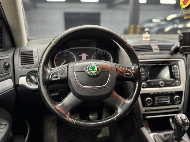 Серый Шкода Октавия, объемом двигателя 1.8 л и пробегом 276 тыс. км за 8800 $, фото 9 на Automoto.ua