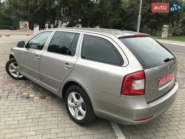 Шкода Октавия 2011 в Луцке на Automoto.ua Серый Шкода Октавия, объемом двигателя 0 л и пробегом 187 тыс. км за 7850 $, фото 4 на Automoto.ua