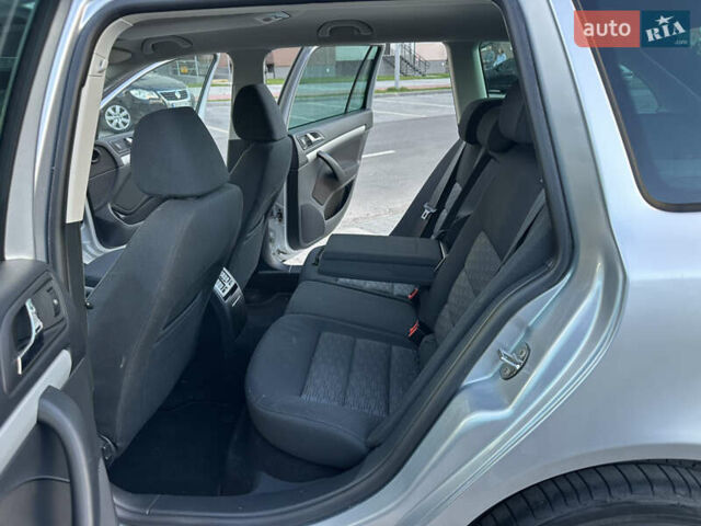 Серый Шкода Октавия, объемом двигателя 1.6 л и пробегом 230 тыс. км за 9199 $, фото 27 на Automoto.ua