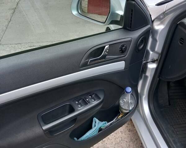 Серый Шкода Октавия, объемом двигателя 1.6 л и пробегом 218 тыс. км за 8300 $, фото 3 на Automoto.ua