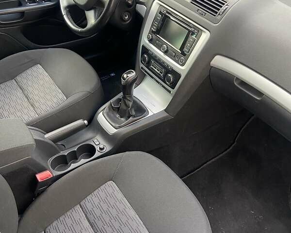 Сірий Шкода Октавія, об'ємом двигуна 1.6 л та пробігом 211 тис. км за 8200 $, фото 4 на Automoto.ua