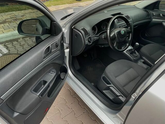 Серый Шкода Октавия, объемом двигателя 1.6 л и пробегом 215 тыс. км за 7700 $, фото 8 на Automoto.ua