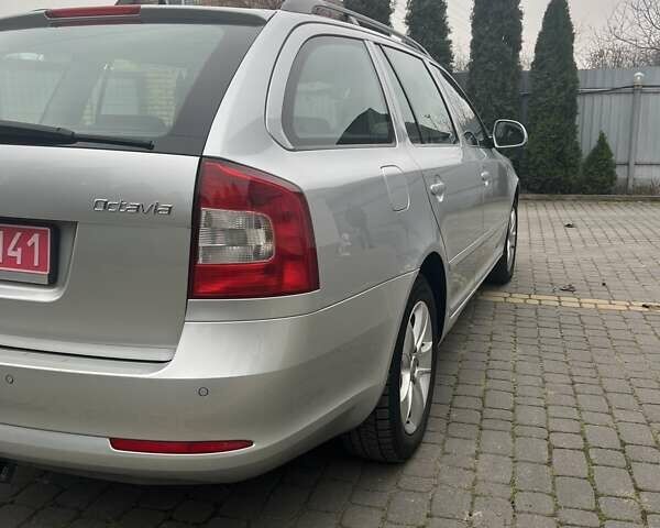 Сірий Шкода Октавія, об'ємом двигуна 2 л та пробігом 184 тис. км за 11300 $, фото 4 на Automoto.ua
