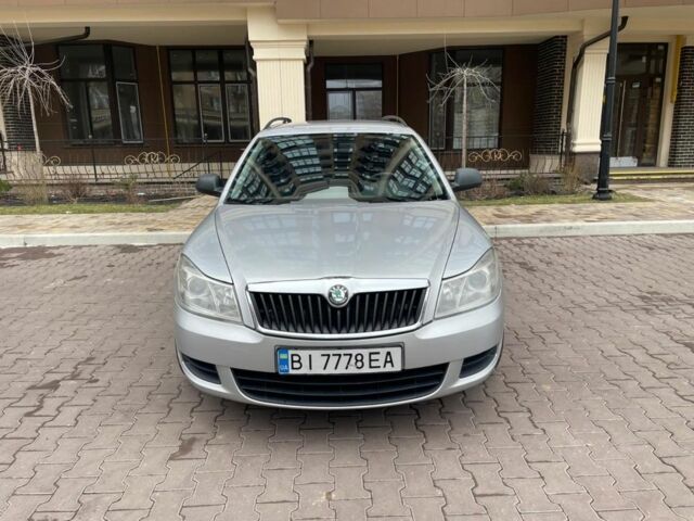 Серый Шкода Октавия, объемом двигателя 1.6 л и пробегом 215 тыс. км за 7700 $, фото 1 на Automoto.ua