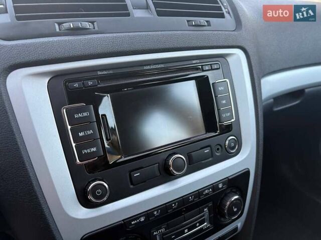 Серый Шкода Октавия, объемом двигателя 1.6 л и пробегом 194 тыс. км за 10500 $, фото 4 на Automoto.ua