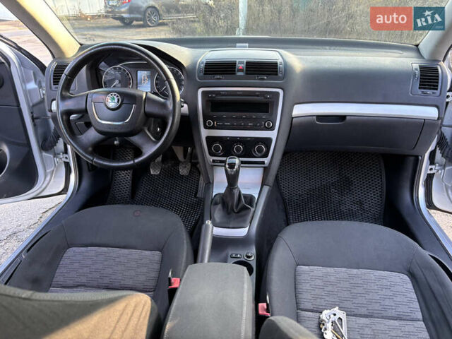 Сірий Шкода Октавія, об'ємом двигуна 1.6 л та пробігом 317 тис. км за 6999 $, фото 13 на Automoto.ua