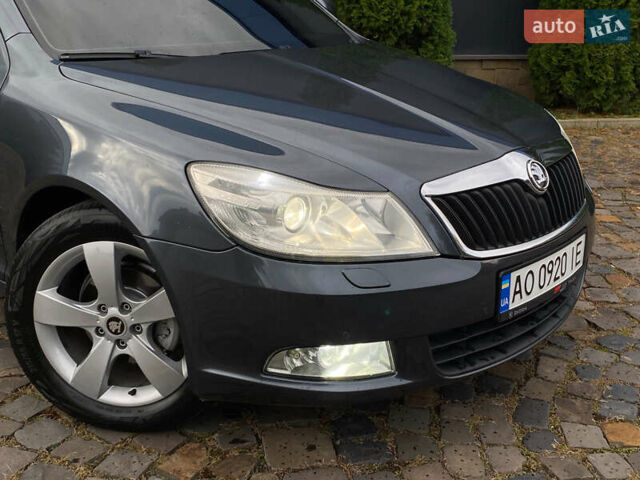 Шкода Октавия 2011 в Мукачеве на Automoto.ua Серый Шкода Октавия, объемом двигателя 1.6 л и пробегом 273 тыс. км за 8000 $, фото 2 на Automoto.ua