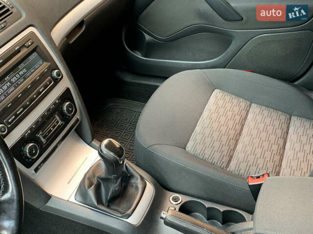 Сірий Шкода Октавія, об'ємом двигуна 1.39 л та пробігом 159 тис. км за 7999 $, фото 23 на Automoto.ua