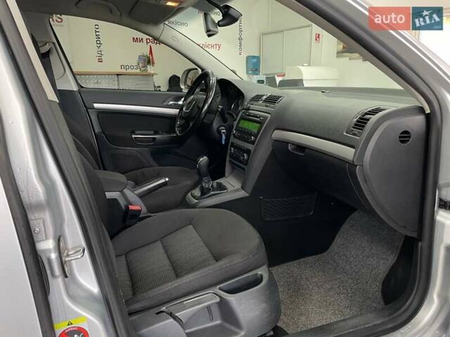 Сірий Шкода Октавія, об'ємом двигуна 1.6 л та пробігом 250 тис. км за 7790 $, фото 24 на Automoto.ua