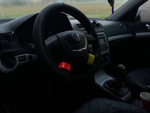 Сірий Шкода Октавія, об'ємом двигуна 1.6 л та пробігом 350 тис. км за 7544 $, фото 5 на Automoto.ua