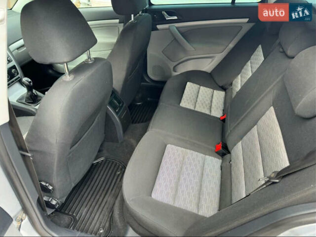 Серый Шкода Октавия, объемом двигателя 1.6 л и пробегом 204 тыс. км за 8200 $, фото 5 на Automoto.ua